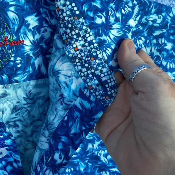 Robert Graham Cotton Long Sleeved Button Down Shirt. Blue Floral Pattern. Size M - Picture 7 of 16